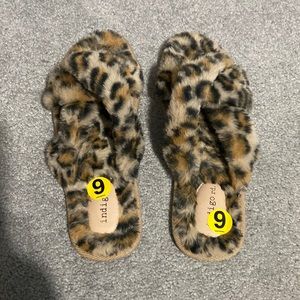 NEW! Never worn Womens leopard fuzzy slippers